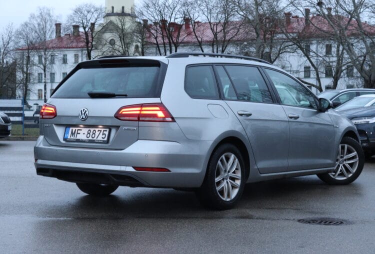 Volkswagen Golf 7 Variant Bluemotion.