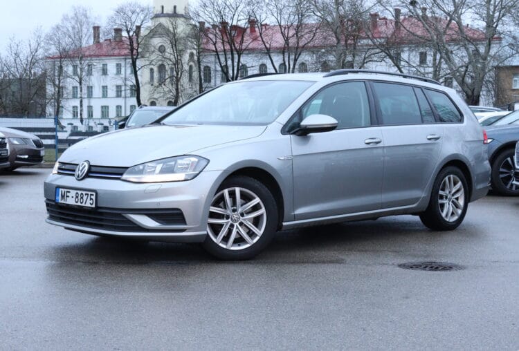 Volkswagen Golf 7 Variant Bluemotion.