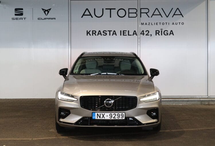 VOLVO V60 B4