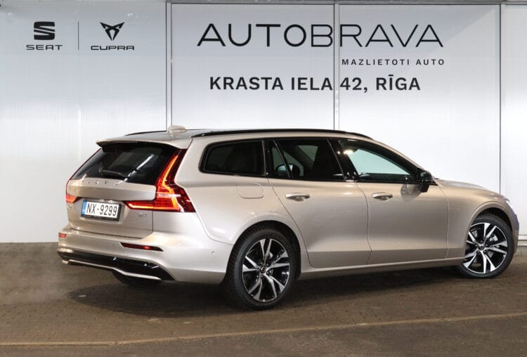 VOLVO V60 B4