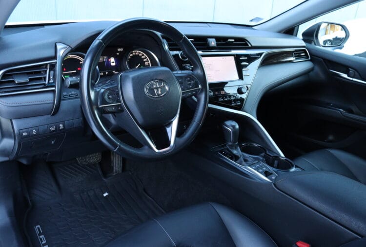 Toyota Camry Hybrid Luxury