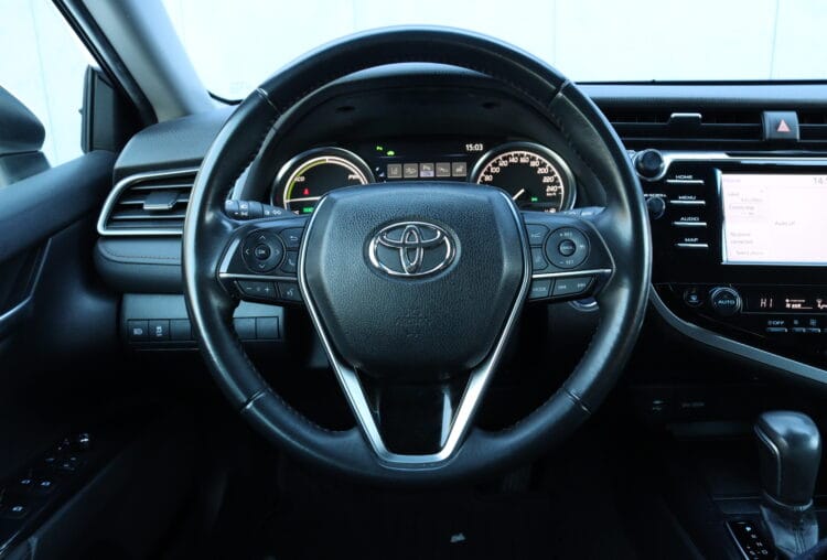 Toyota Camry Hybrid Luxury