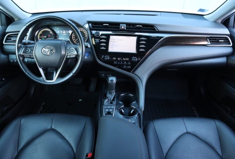 Toyota Camry Hybrid Luxury