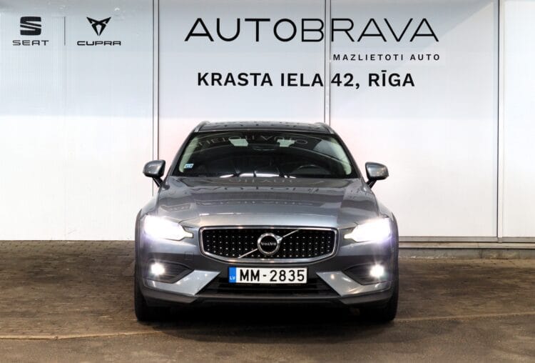 VOLVO V60 Cross Country AWD