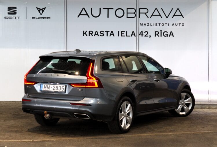 VOLVO V60 Cross Country AWD