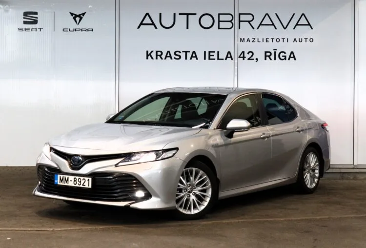 Toyota Camry Hybrid Luxury