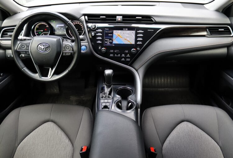 Toyota Camry Hybrid Luxury