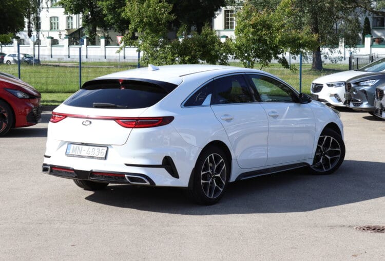Kia Proceed