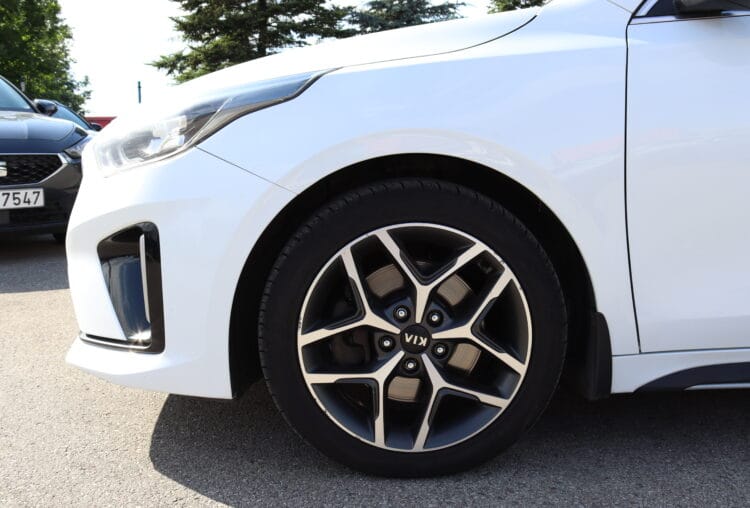 Kia Proceed