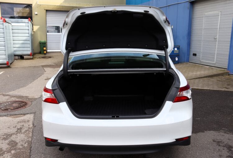 Toyota Camry Hybrid Luxury