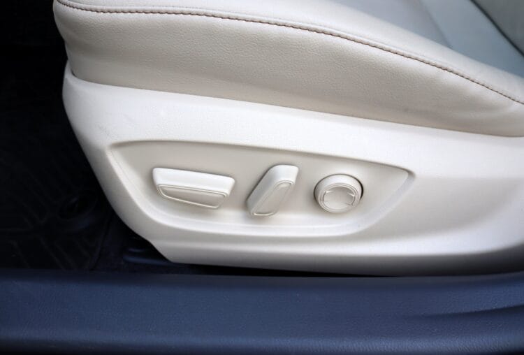 Toyota Camry Hybrid Luxury
