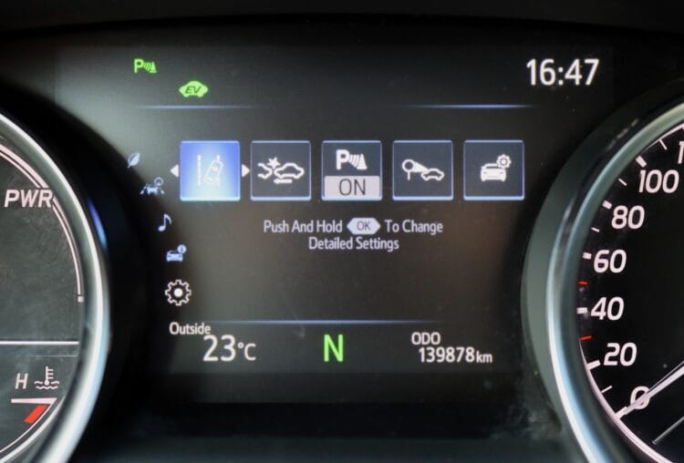 Toyota Camry Hybrid Luxury