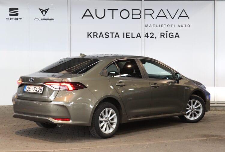 Toyota Corolla Sedan