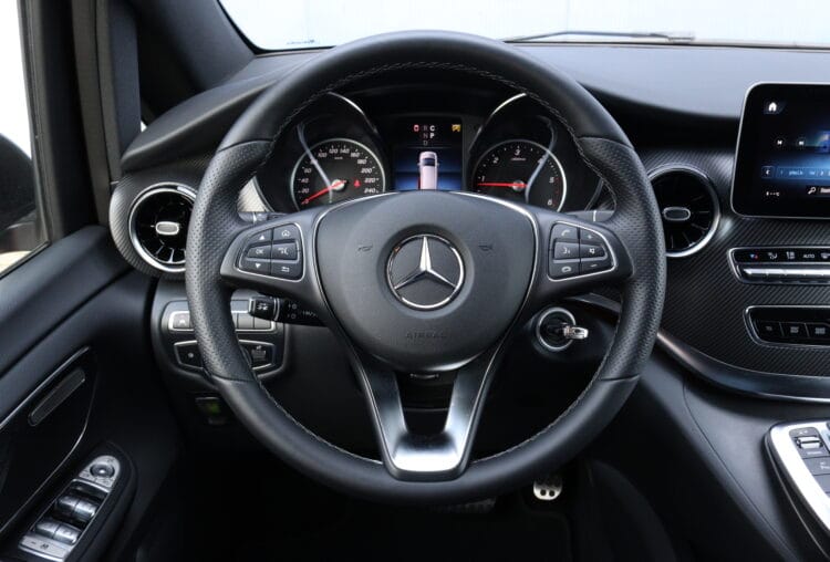 Mercedes-Benz V250