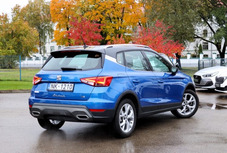 SEAT Arona FR