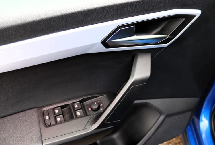 SEAT Arona FR