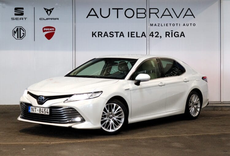 Toyota Camry Hybrid Premium