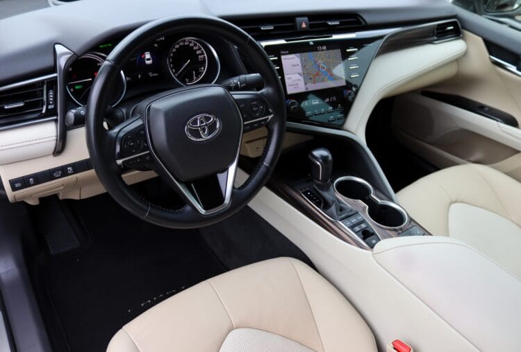 Toyota Camry Hybrid Premium