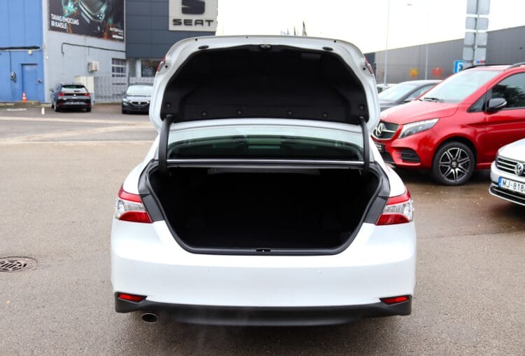 Toyota Camry Hybrid Premium