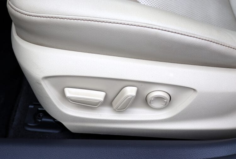 Toyota Camry Hybrid Premium