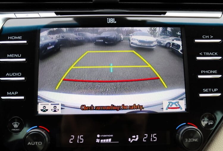 Toyota Camry Hybrid Premium