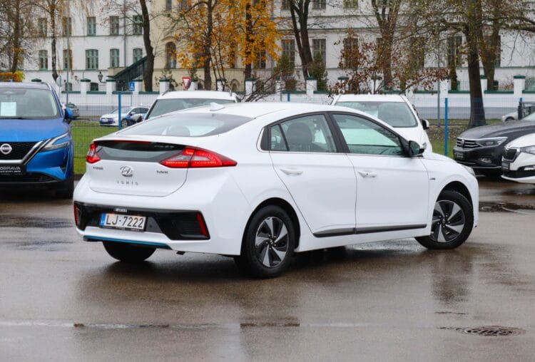 Hyundai Ioniq Hybrid