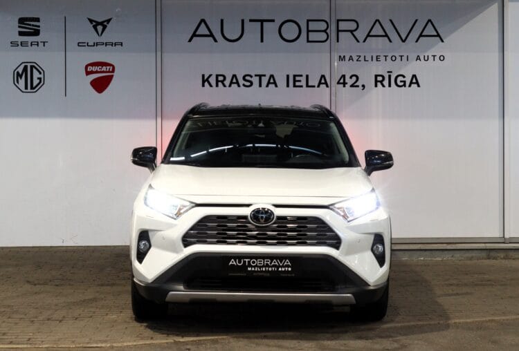 Toyota Rav4 Luxury FWD
