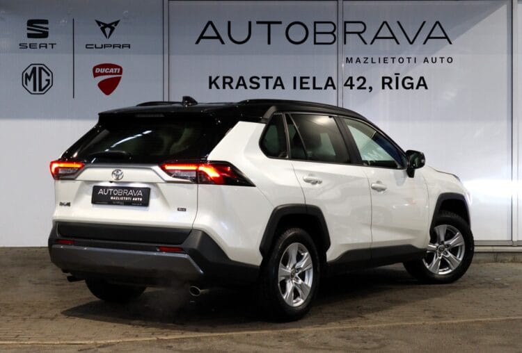Toyota Rav4 Luxury FWD