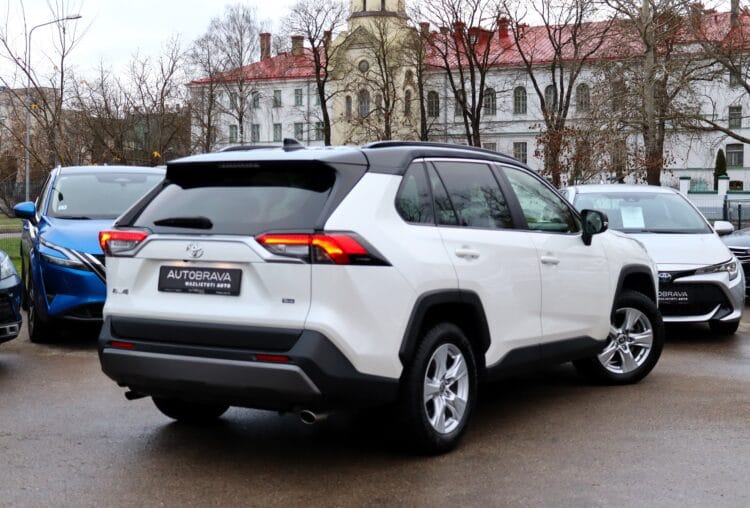 Toyota Rav4 Luxury FWD