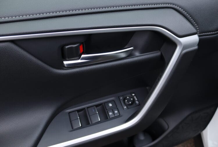 Toyota Rav4 Luxury FWD