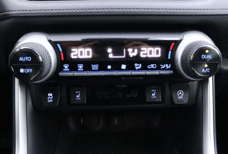 Toyota Rav4 Luxury FWD