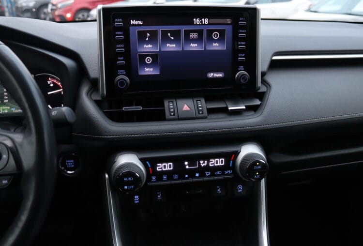 Toyota Rav4 Luxury FWD