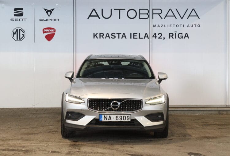 VOLVO V60 Cross Country B5 Awd