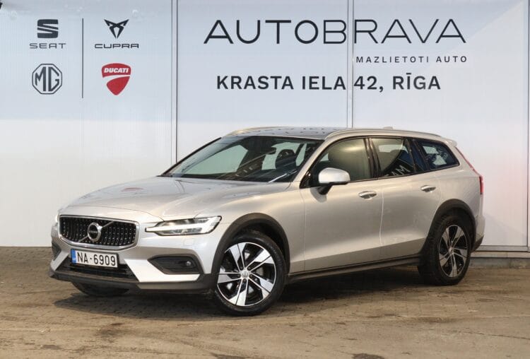 VOLVO V60 Cross Country B5 Awd