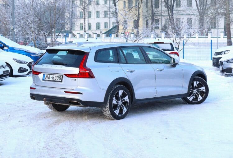 VOLVO V60 Cross Country B5 Awd