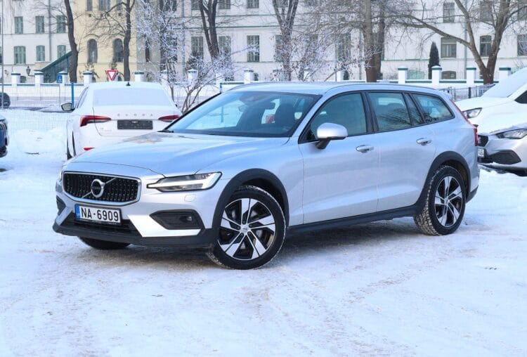 VOLVO V60 Cross Country B5 Awd