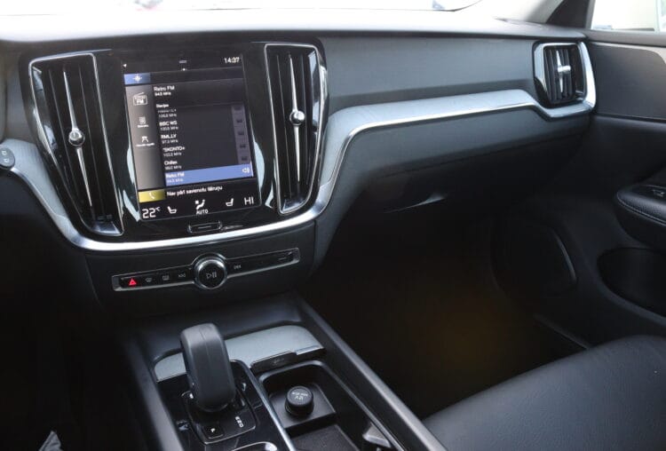 VOLVO V60 Cross Country B5 Awd