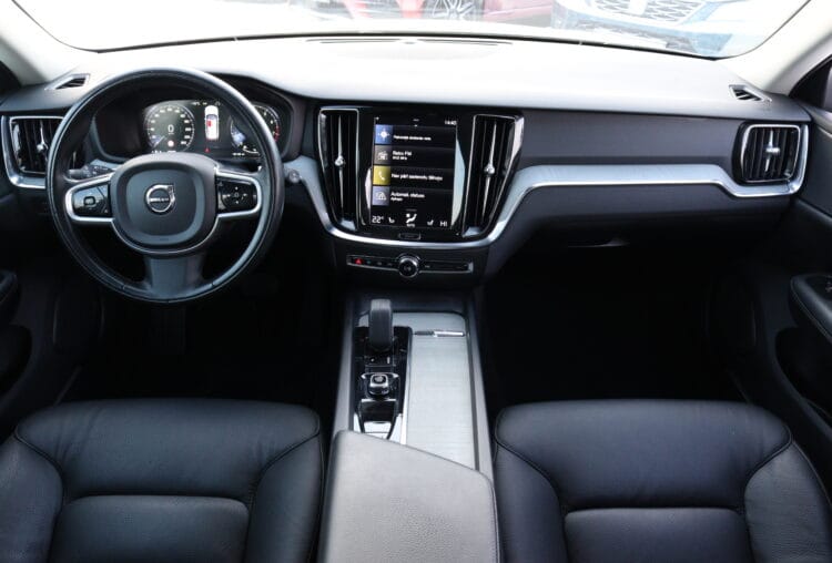 VOLVO V60 Cross Country B5 Awd