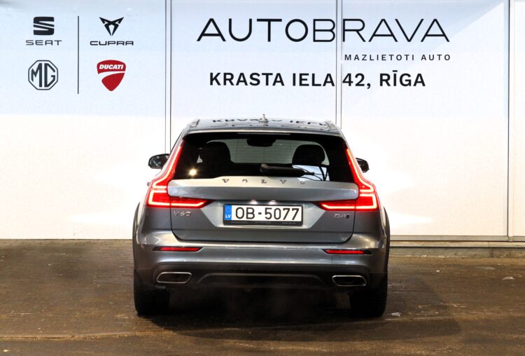 VOLVO V60 Cross Country AWD