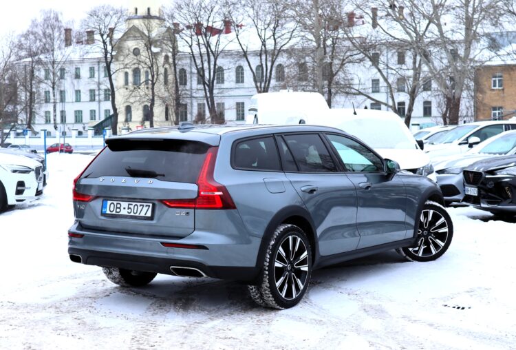 VOLVO V60 Cross Country AWD