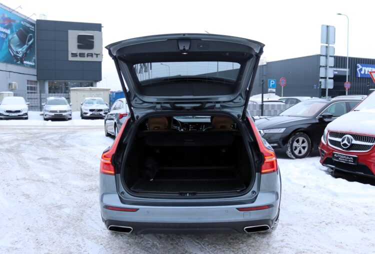 VOLVO V60 Cross Country AWD