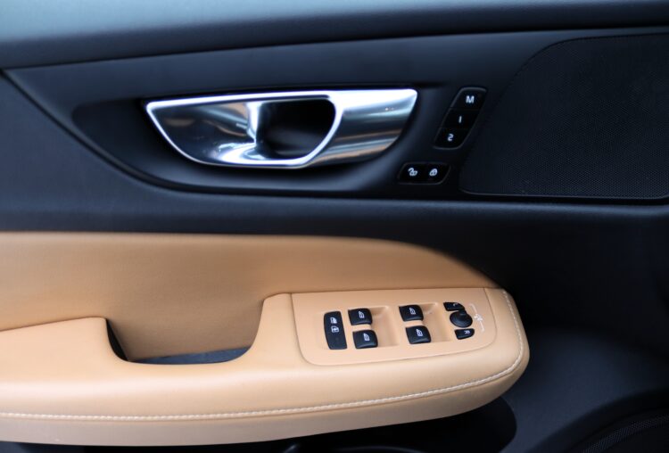 VOLVO V60 Cross Country AWD