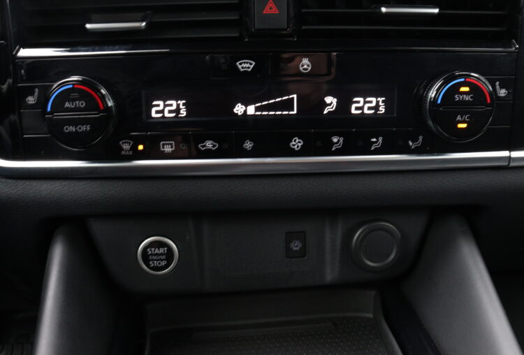 Nissan Qashqai N-Connecta AT