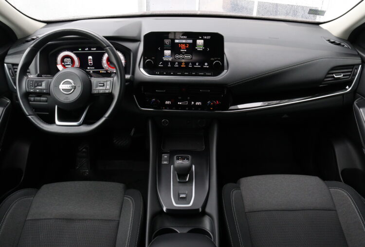 Nissan Qashqai N-Connecta AT