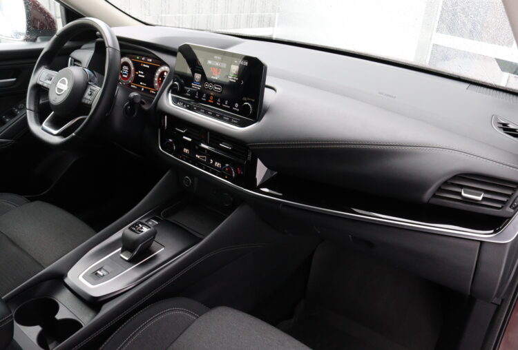 Nissan Qashqai N-Connecta AT