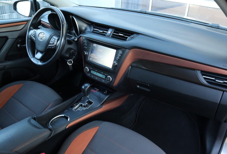 Toyota Avensis Touring Sports