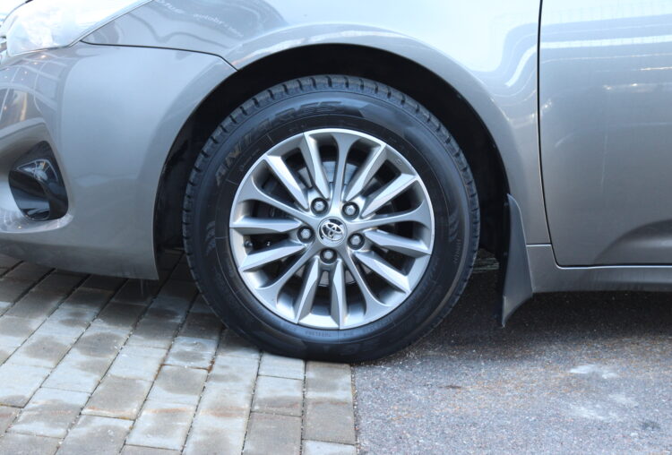 Toyota Avensis Touring Sports