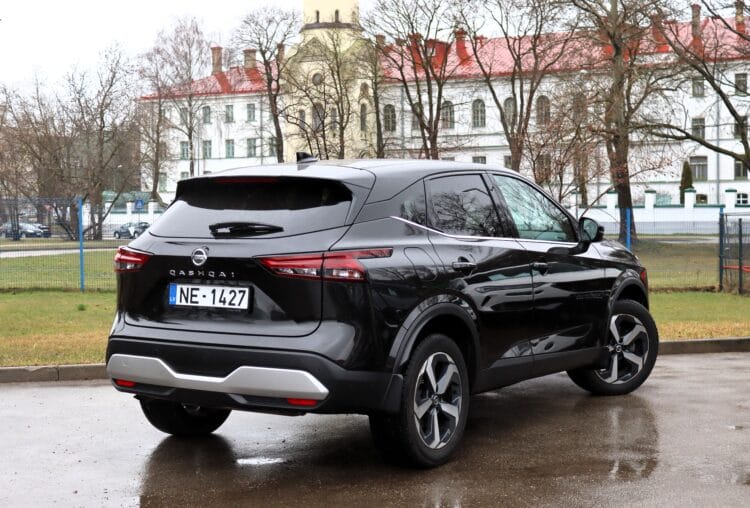 Nissan Qashqai N-Connecta AT