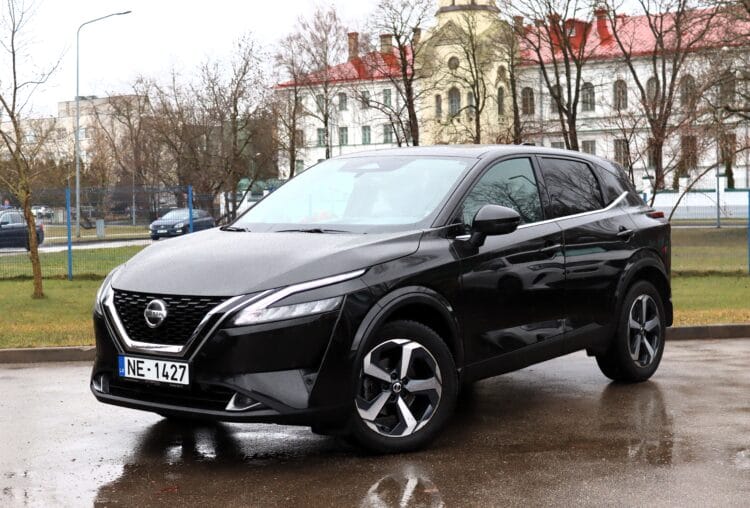 Nissan Qashqai N-Connecta AT