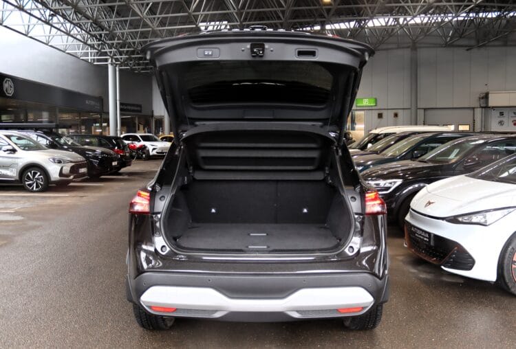 Nissan Qashqai N-Connecta AT